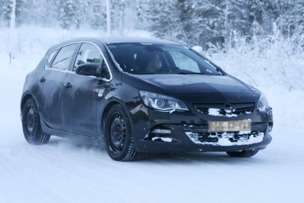 Erwischt: Erlkönig Opel Astra GSi im Norden unterwegs
