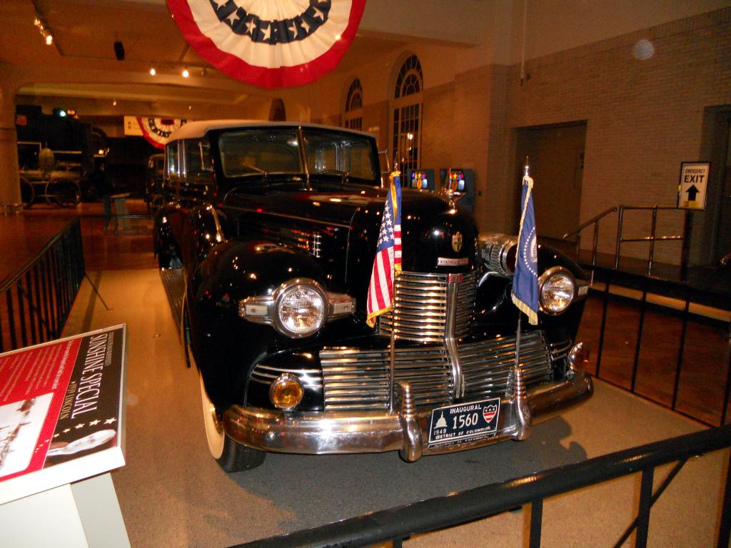 Franklin Delano Roosevelts Sunshine Special - 1939 Lincoln.