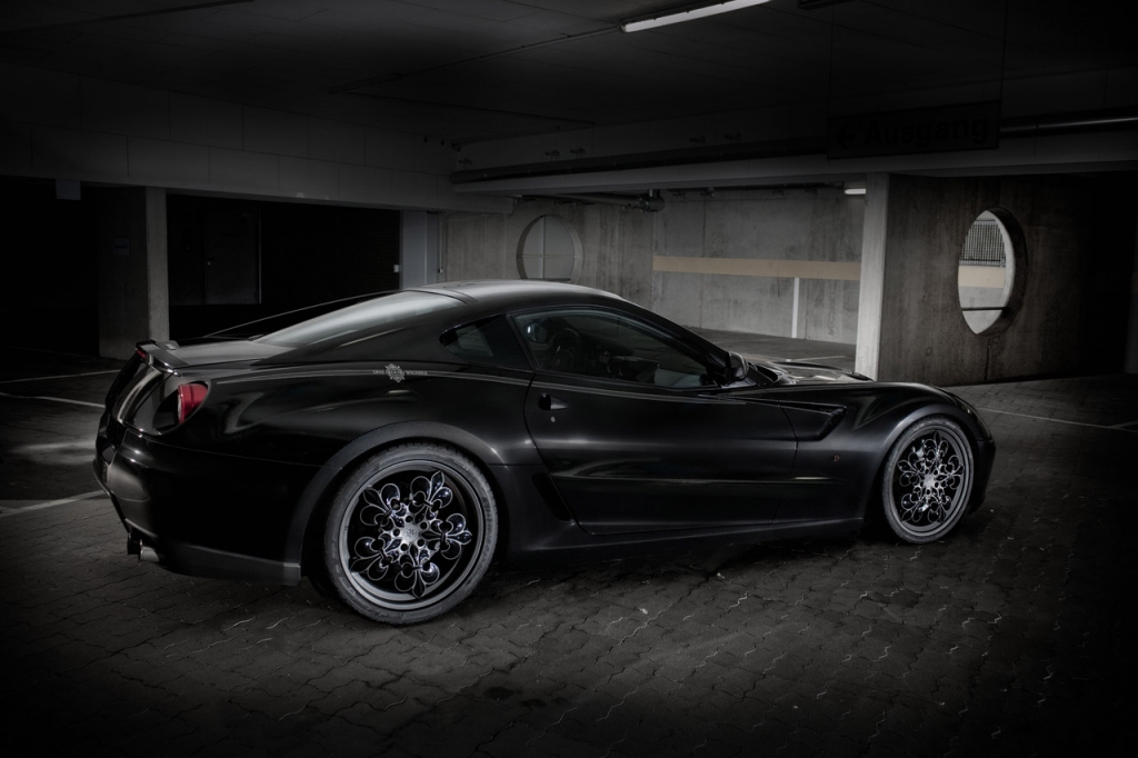 Große Eleganz oder Schrecken der Nacht? Der Ferrari 599 GTB Fiorano Comte Noir | Fotografie: Thomas A. Berger | diebergerdesigner.de