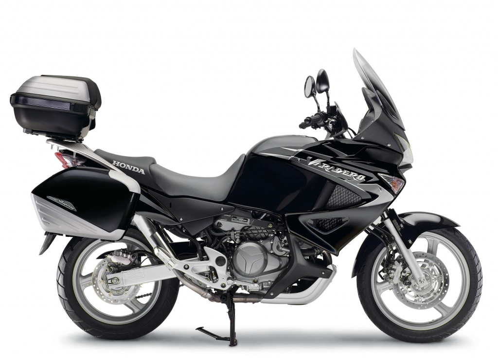 Honda Motorrad bietet Sondermodelle „50 Jahre Edition“ mit Preisvorteil