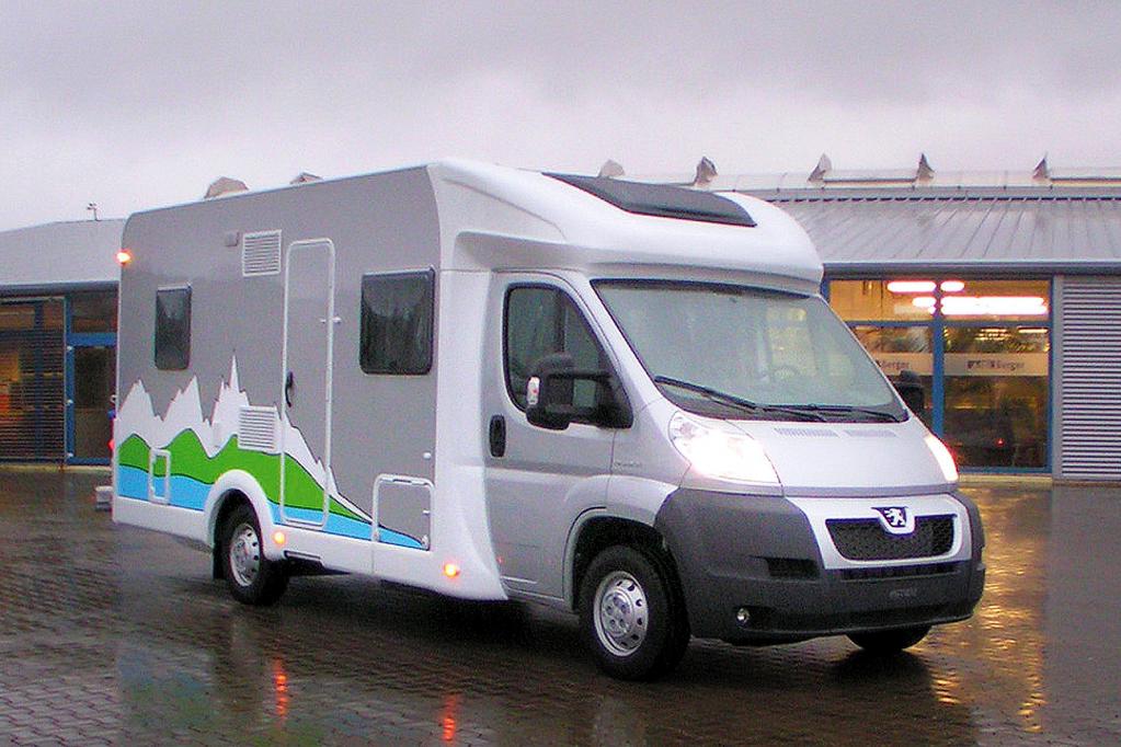 Im Bereich der Reisemobile feiert Peugeots Boxer Liberté VIP 690 einer echte Welpremiere in Stuttgart. 