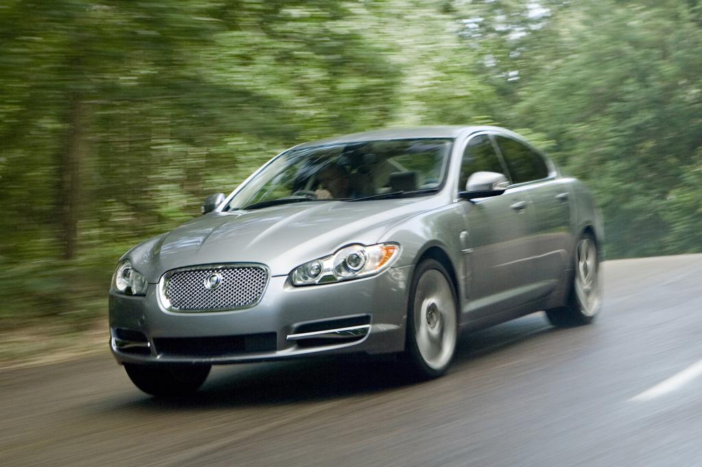Jaguar XF.