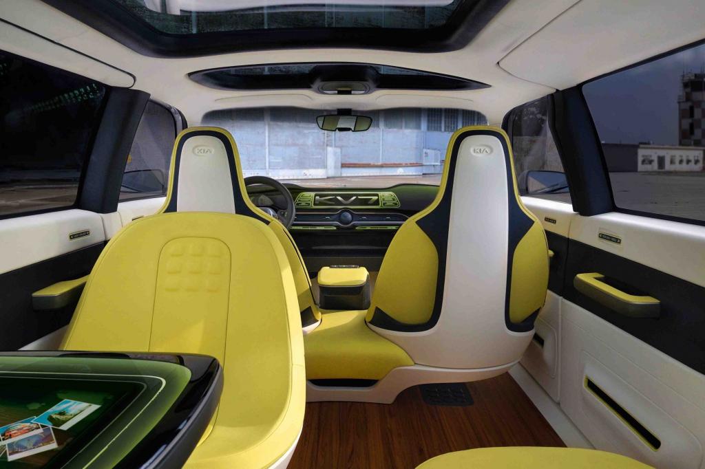 Kia-Studie KV7: offenes Interieur mit Lounge-Sitzen