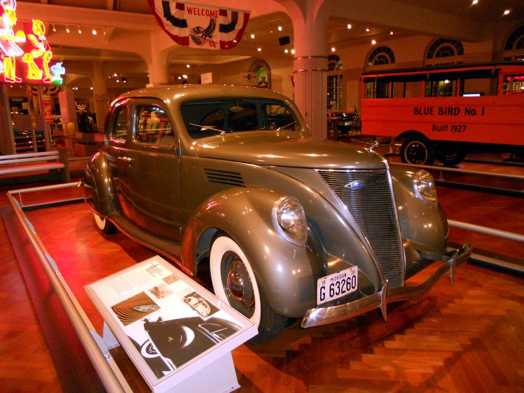 Lincoln Zephyr - 1936.