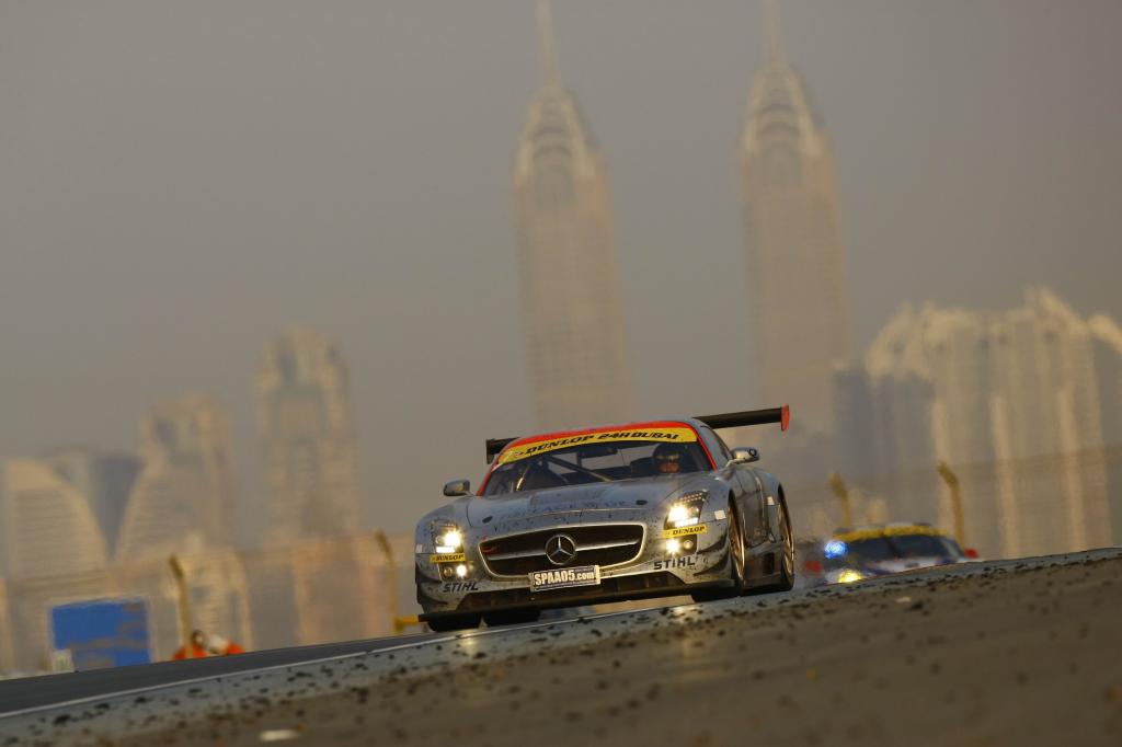Mercedes-Benz SLS AMG GT3 beim 24-Stunden-Rennen von Dubai.