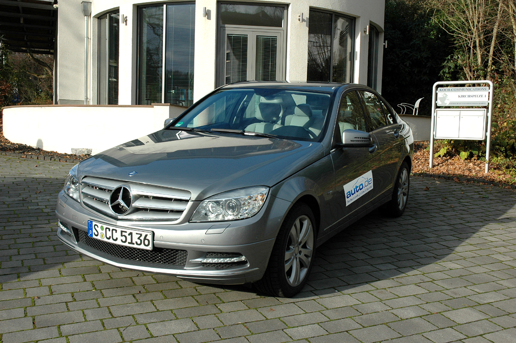 Mercedes C-Klasse, hier noch als aktuelle 204-PS-Avantgarde-Diesellimousine mit Allrad. Die Neuauflage geht ab März an den Start. 