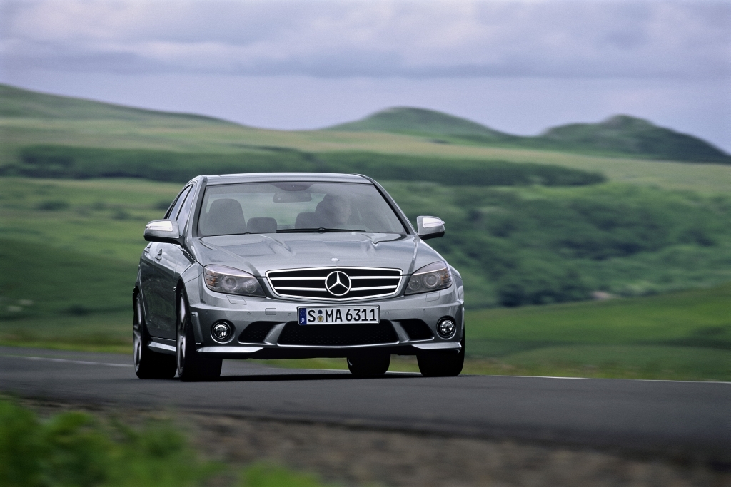 Mercedes C63 AMG - Durchtrainierte Mittelklasse