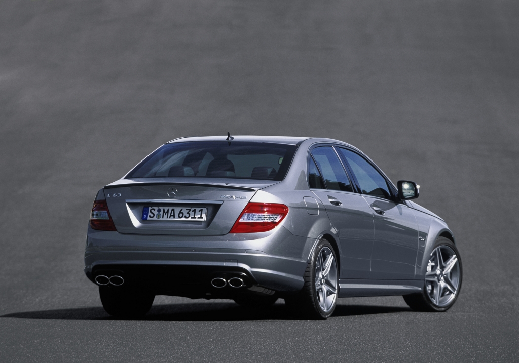 Mercedes C63 AMG - Durchtrainierte Mittelklasse