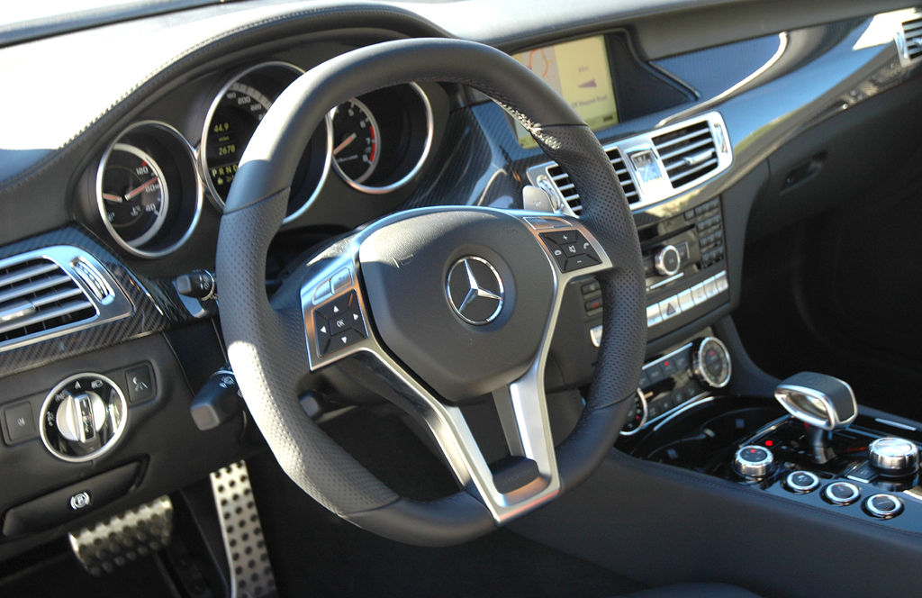 Mercedes CLS 63 AMG: Blick ins sportlich-noble Cockpit. 