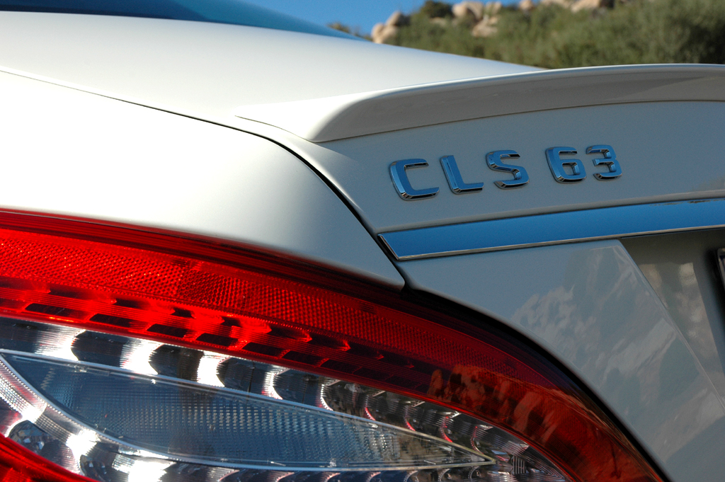Mercedes CLS 63 AMG: Moderne Leuchteinheit hinten mit Modellschriftzug. 