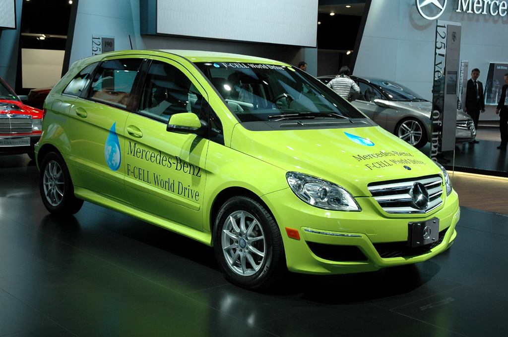 Mercedes in Detroit: Endlich hat die Brennstoffzellen-B-Klasse wenigstens nach außen einen neuen Look. 
