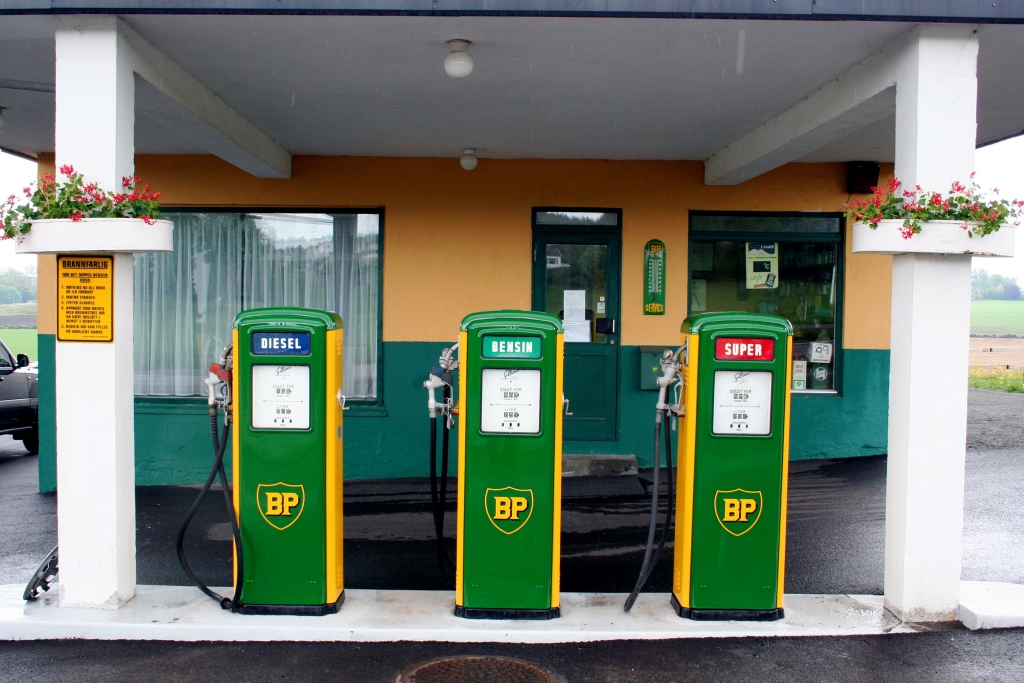 Mit Fluxkompensator und Reservehahn gegen die Zeit - Auto-Begriffe, die 2011 keiner mehr kennt