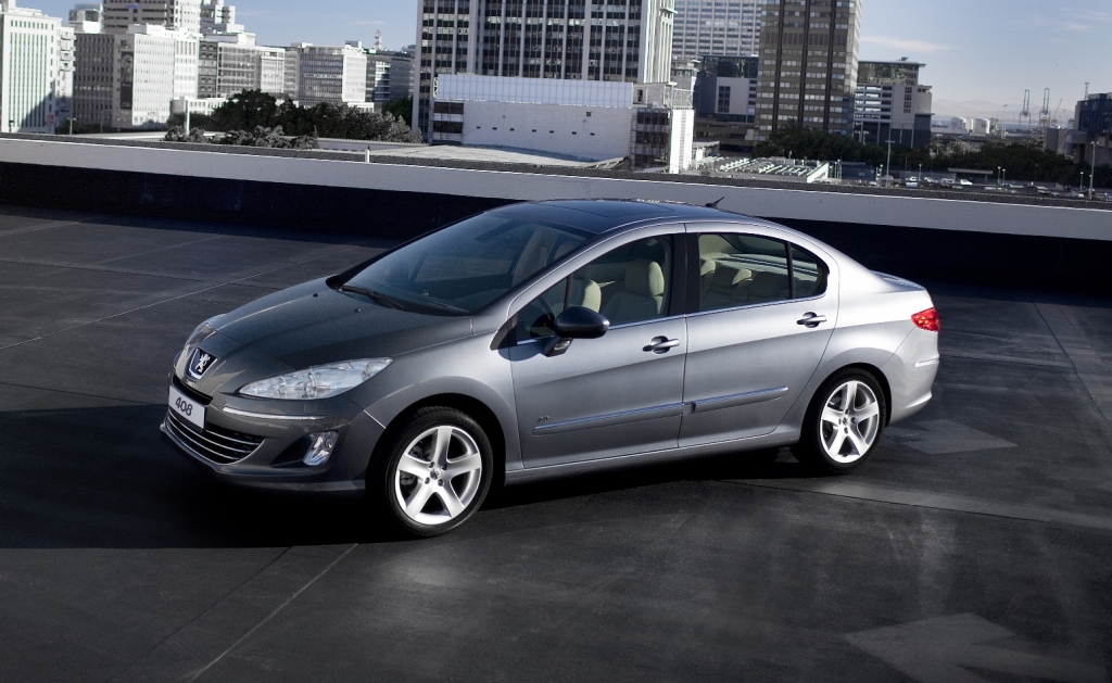 Peugeot 408.