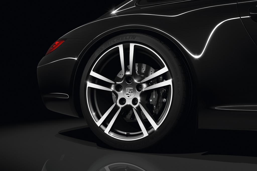 Porsche 911-Turbo-Felgen runden das Bild ab