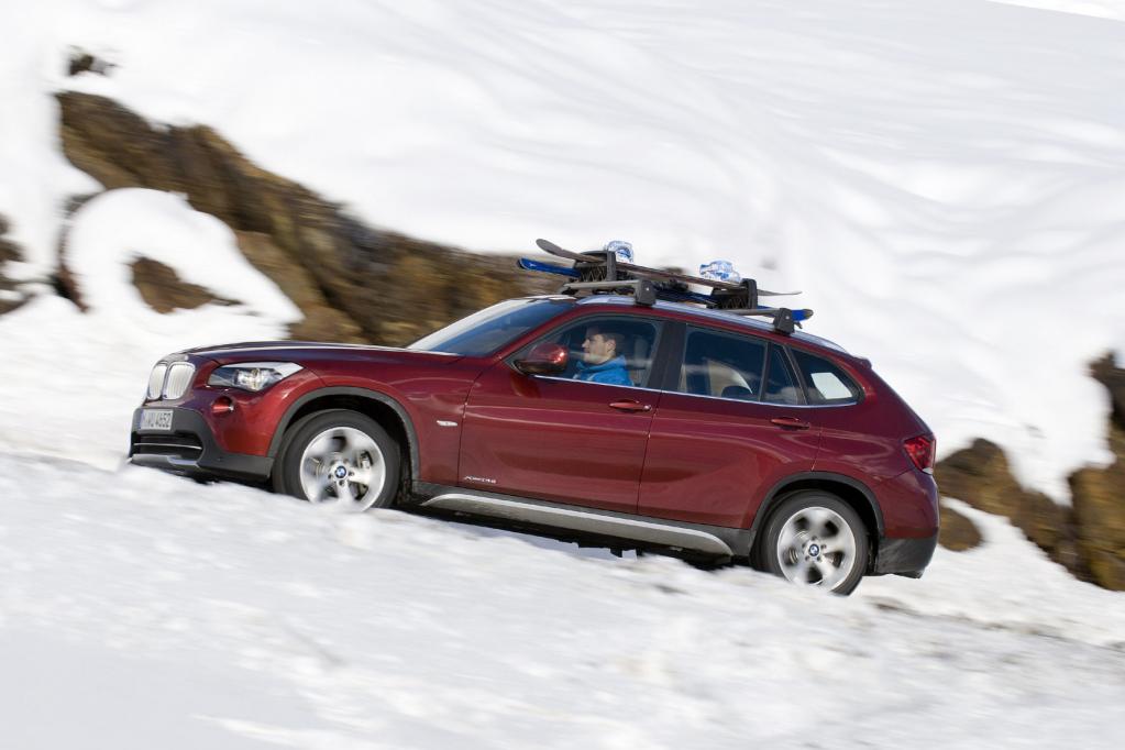 Premiere feiert der Vierzylinder im X1 xDrive28i mit einer Leistung von 180 kW/245 PS. 