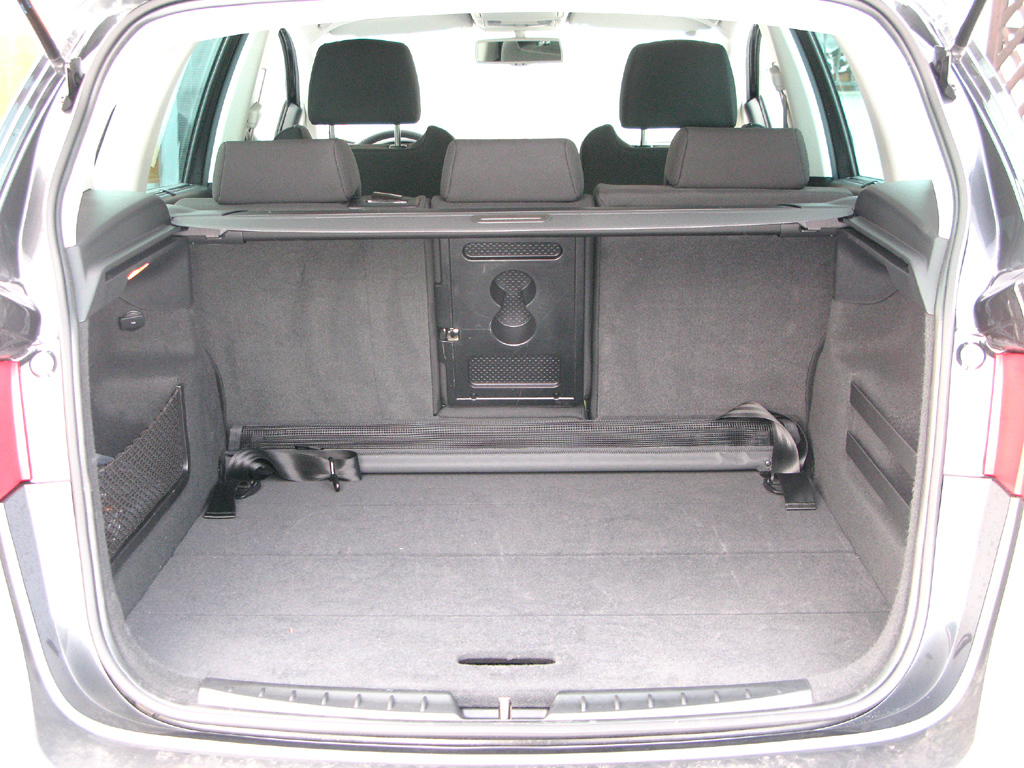 Seat Altea XL: Ins Stauabteil passen 532 bis 1604 Liter hinein. 