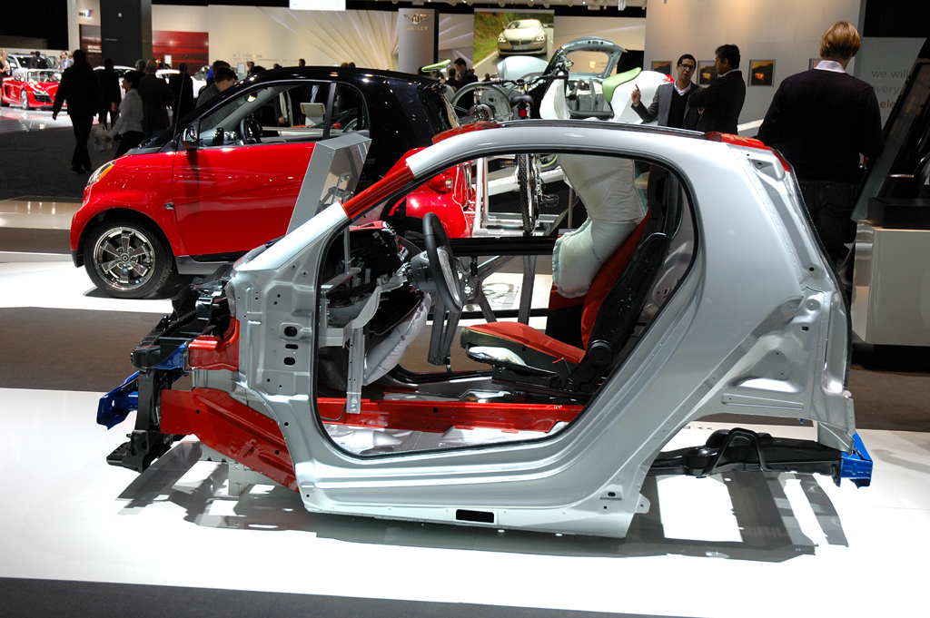 Sicher ist sicher: Fahrgastzelle des zweisitzigen Smart Fortwo. 