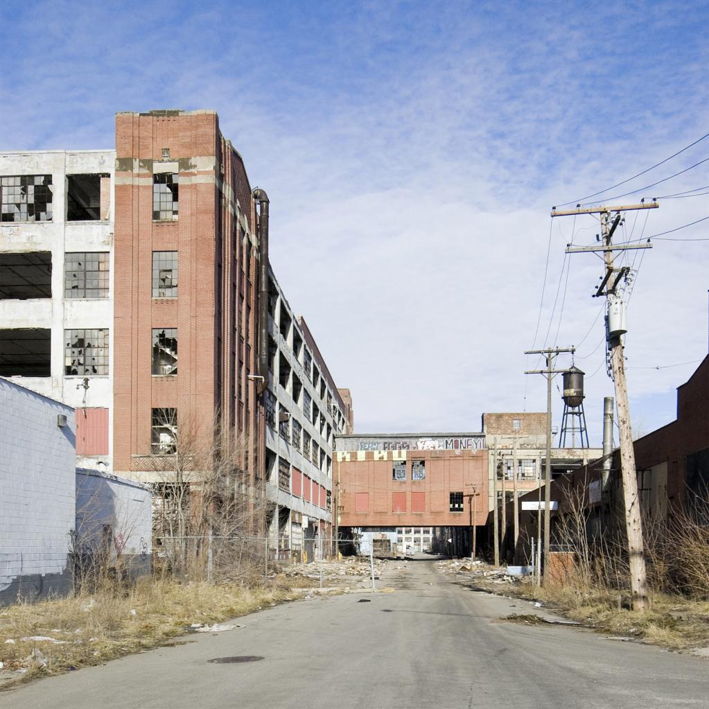 Stumme Zeugen des Verfalls: Wie die Autostadt Detroit stirbt 