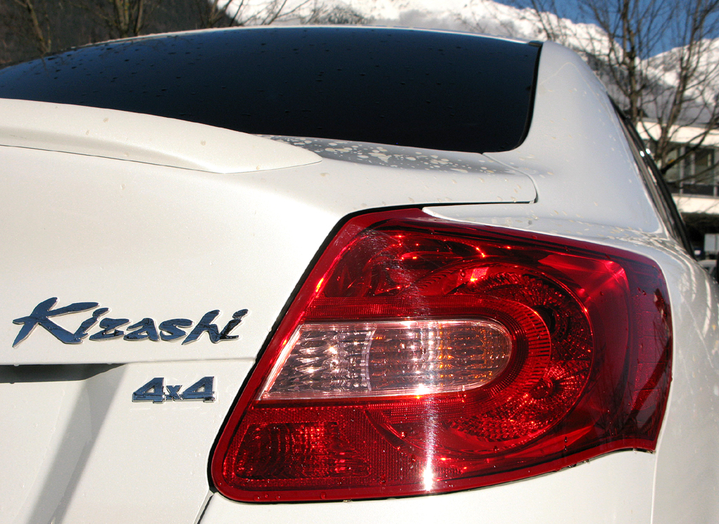 Suzuki Allrad: Die Antriebsart findet sich auch im Schriftzug am Heck. 