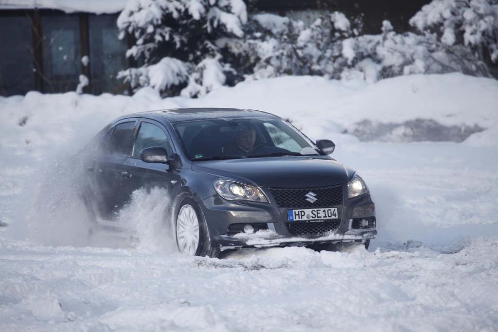 Suzuki Swift 4x4 und Suzuki Kizashi 4x4 i-AWD: Allradantrieb für alle