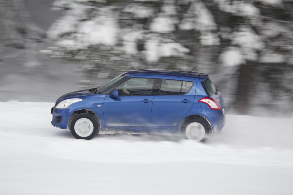 Suzuki Swift 4x4 und Suzuki Kizashi 4x4 i-AWD: Allradantrieb für alle