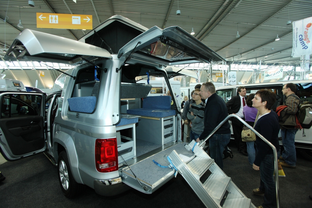 Touristikmesse CMT 2011: Volle Fahrt ins Camping-Glück 