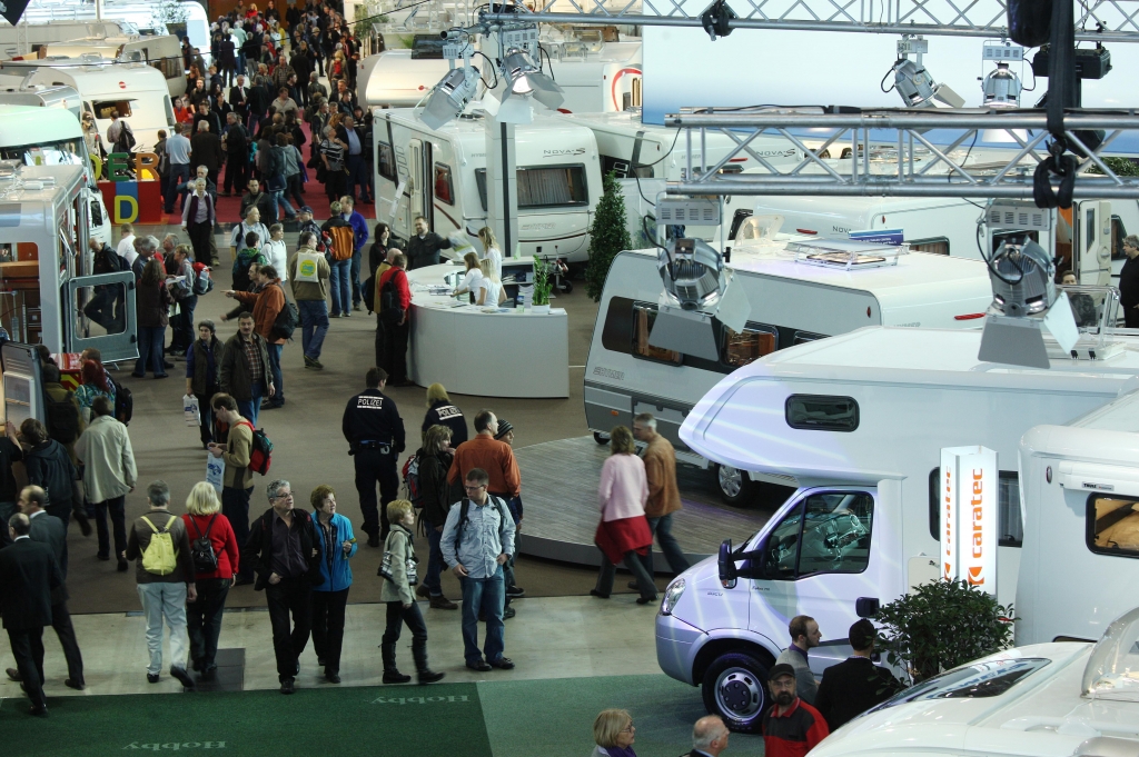 Touristikmesse CMT 2011: Volle Fahrt ins Camping-Glück 