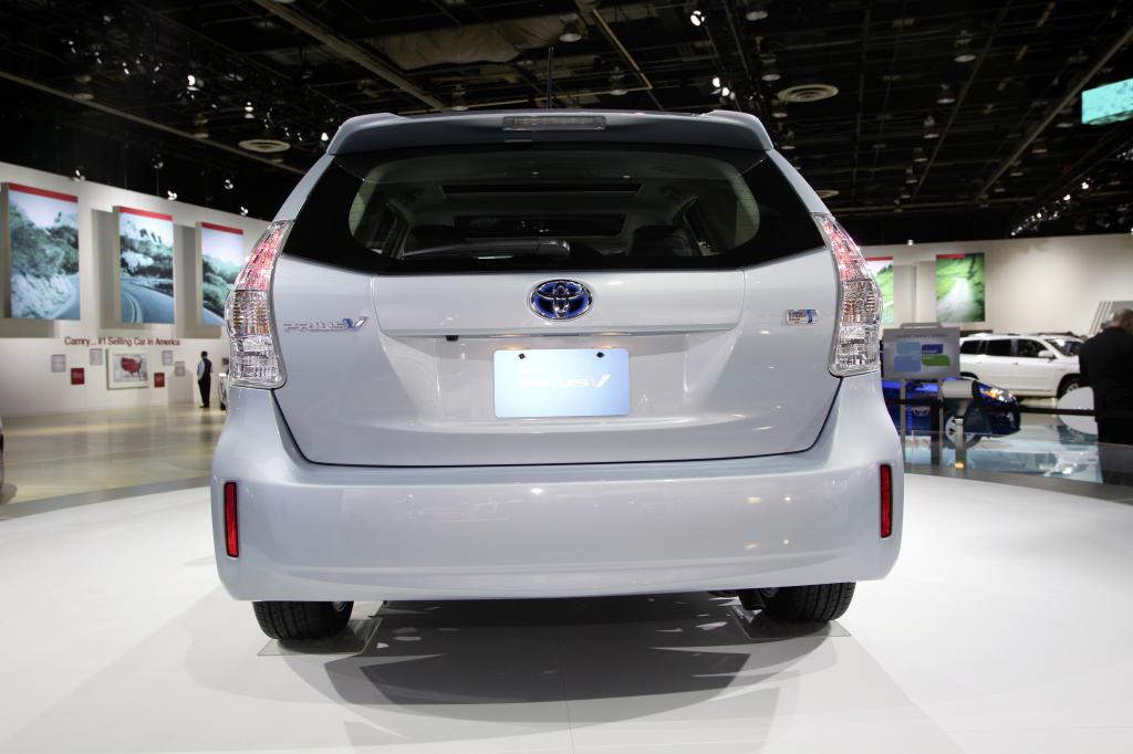 Toyota Prius v.
