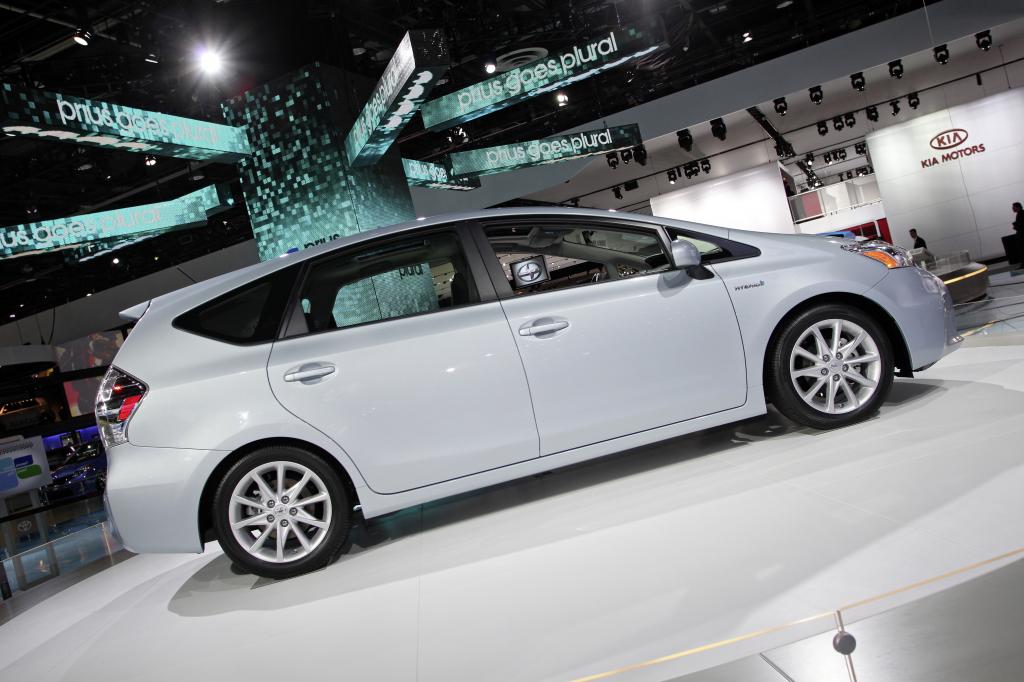 Toyota Prius v.