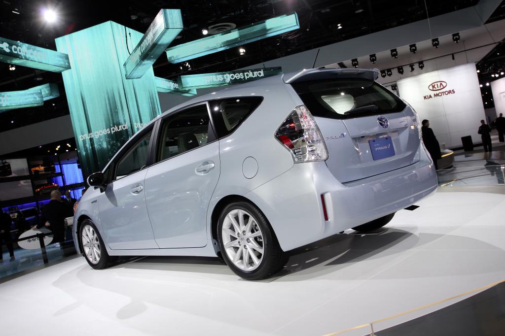 Toyota Prius v.