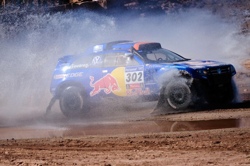 VW Race Touareg von Nasser Al-Attiyah und Timo Gottschalk.