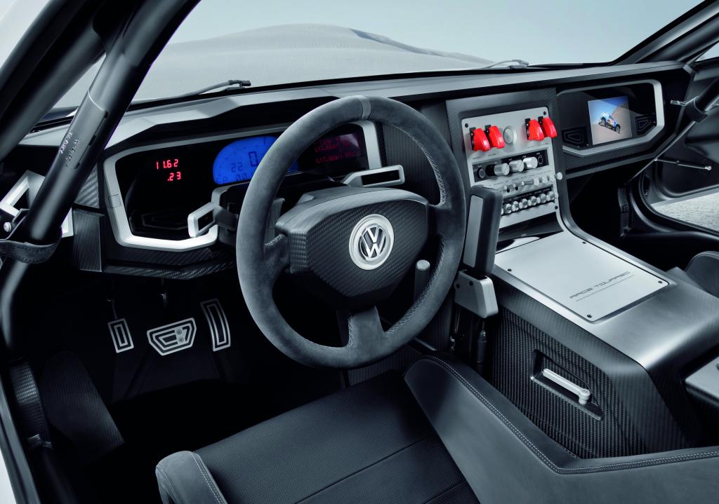 Volkswagen zeigt in Qatar zwei exklusive Touareg-Showcars