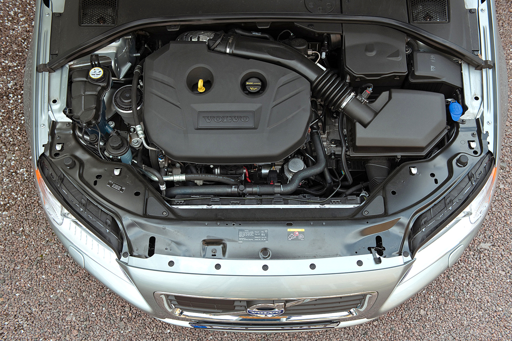 Volvo S80: Vier-, Fünf- und Sechszylinder-Motoren sind zu haben. 