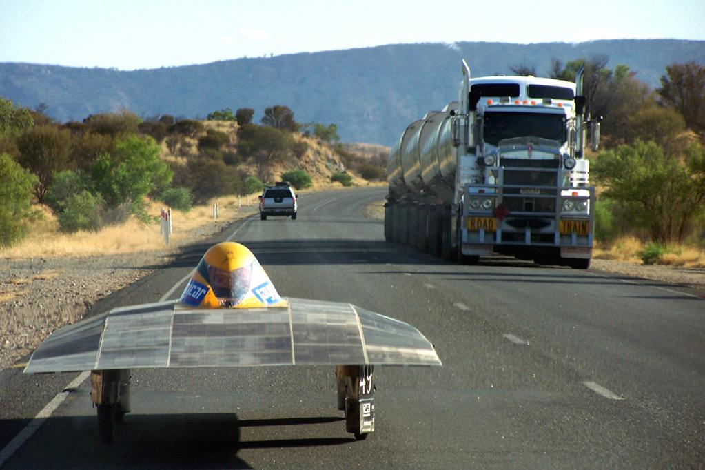 Vor den Teilnehmern liegen mehr als 3 000 emissionsfreie Kilometer quer durch den australischen Kontinent. Hier ein älteres 