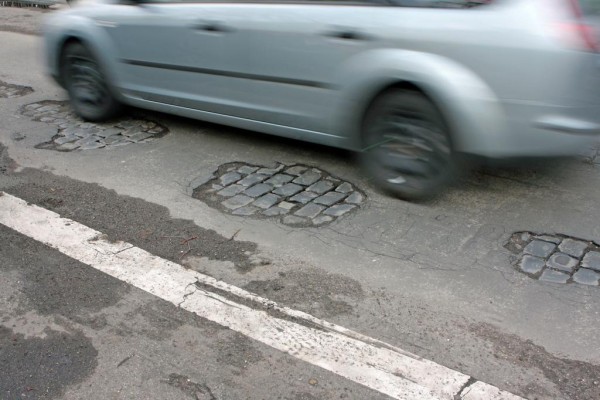 Winterfolgen - Fast jede zweite Straße stark geschädigt