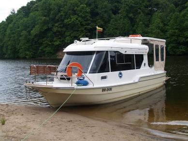 boot 2011: Inter-Yacht-West zeigt Hausboot SunCamper 30