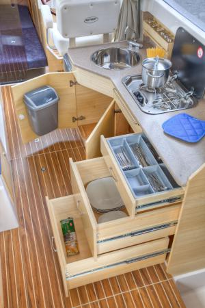 boot 2011: Inter-Yacht-West zeigt Hausboot SunCamper 30