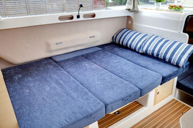 boot 2011: Inter-Yacht-West zeigt Hausboot SunCamper 30
