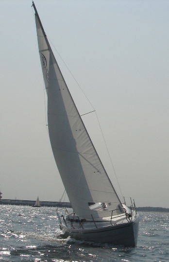 boot 2011: Motorsegler „Imexus 28“ zum Segeln und Wasserski jetzt noch schneller