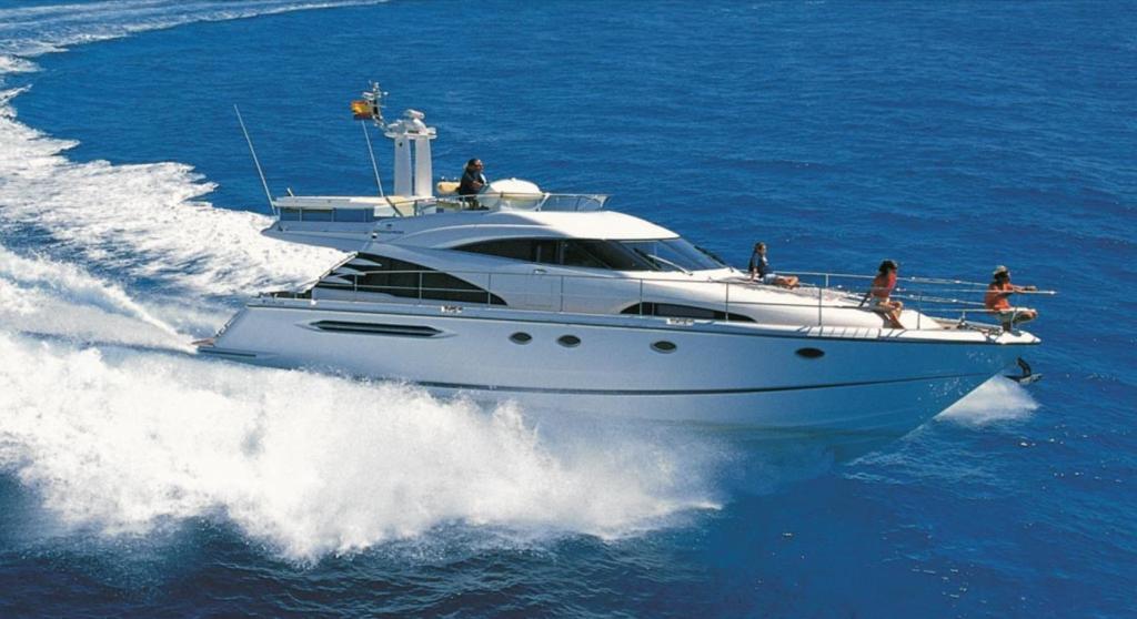 boot 2011: SmartYacht bietet Yachtanteile im Mittelmeer: Ganzer Luxus. Geteilte Kosten.