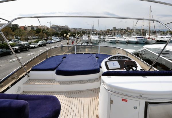 boot 2011: SmartYacht bietet Yachtanteile im Mittelmeer: Ganzer Luxus. Geteilte Kosten.