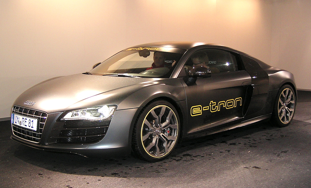 ... der sportliche R8 e-tron.