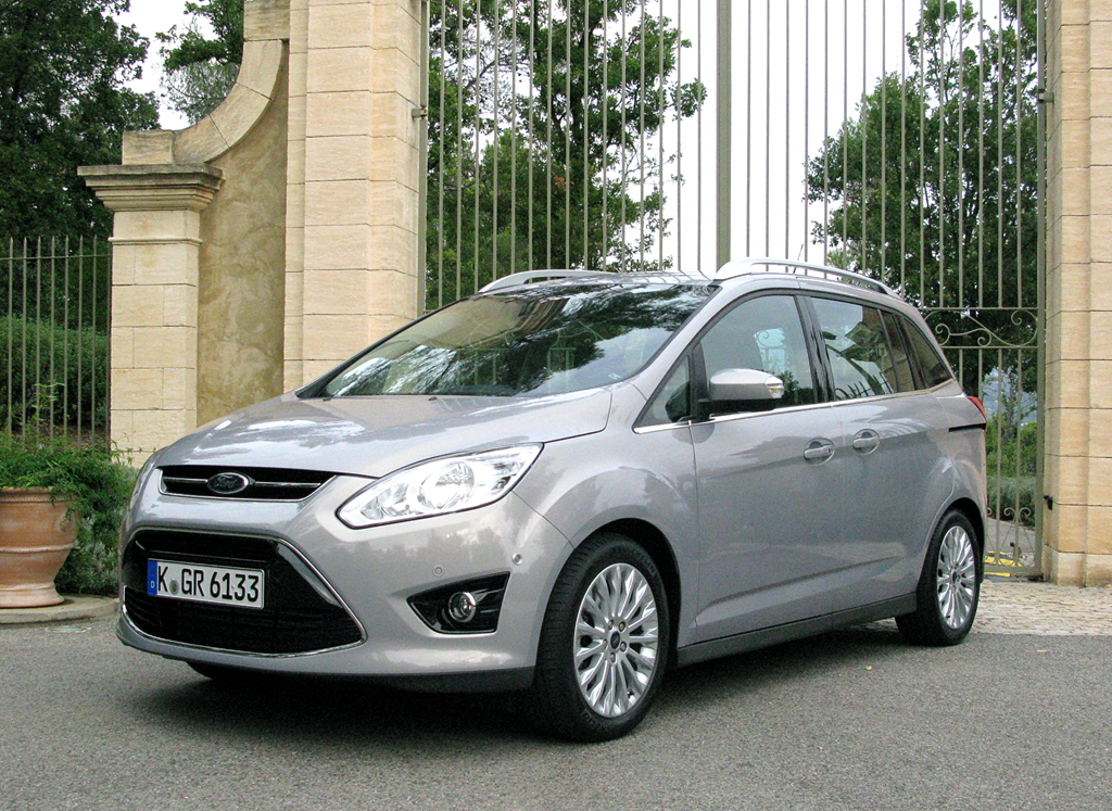 ... genauso wie der C-Max erstmals in der siebensitzigen Grand-Version.