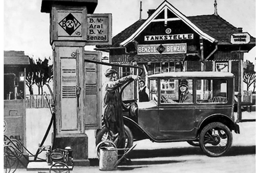 125 Jahre Automobil - Einmal volltanken bitte!