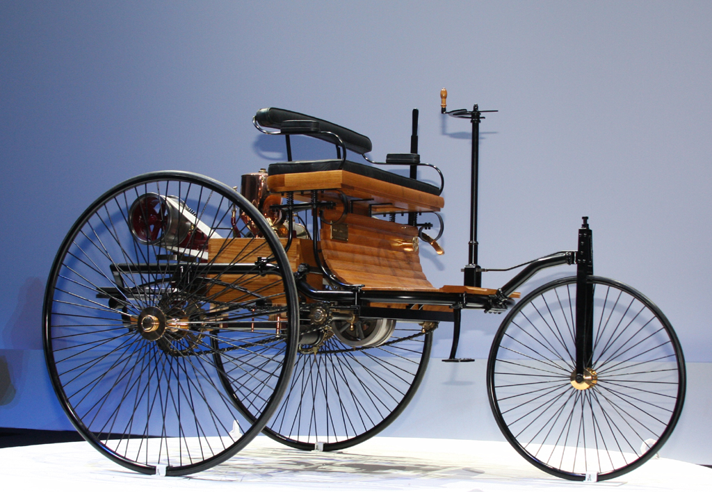 Anlass für das Jubiläum: Patentanmeldung für den dreirädrigen Motorwagen durch Carl Benz vor 125 Jahren. 