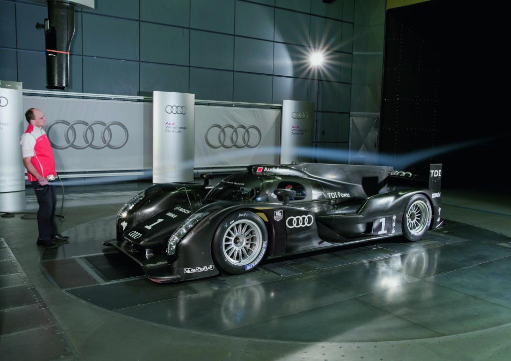 Audi R18.
