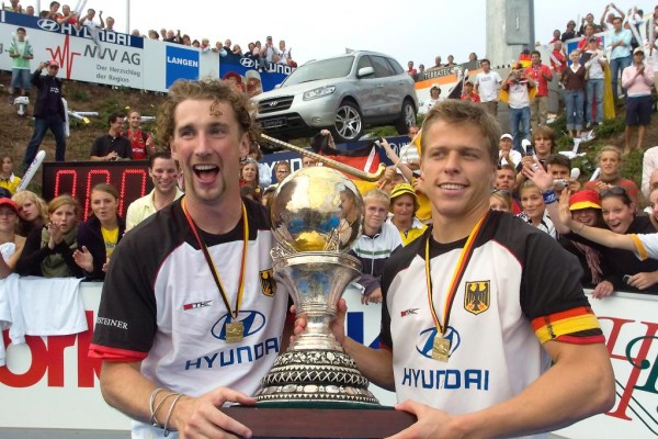 Automobil gemachter Sport: Hyundai bleibt Hockey-Sponsor 