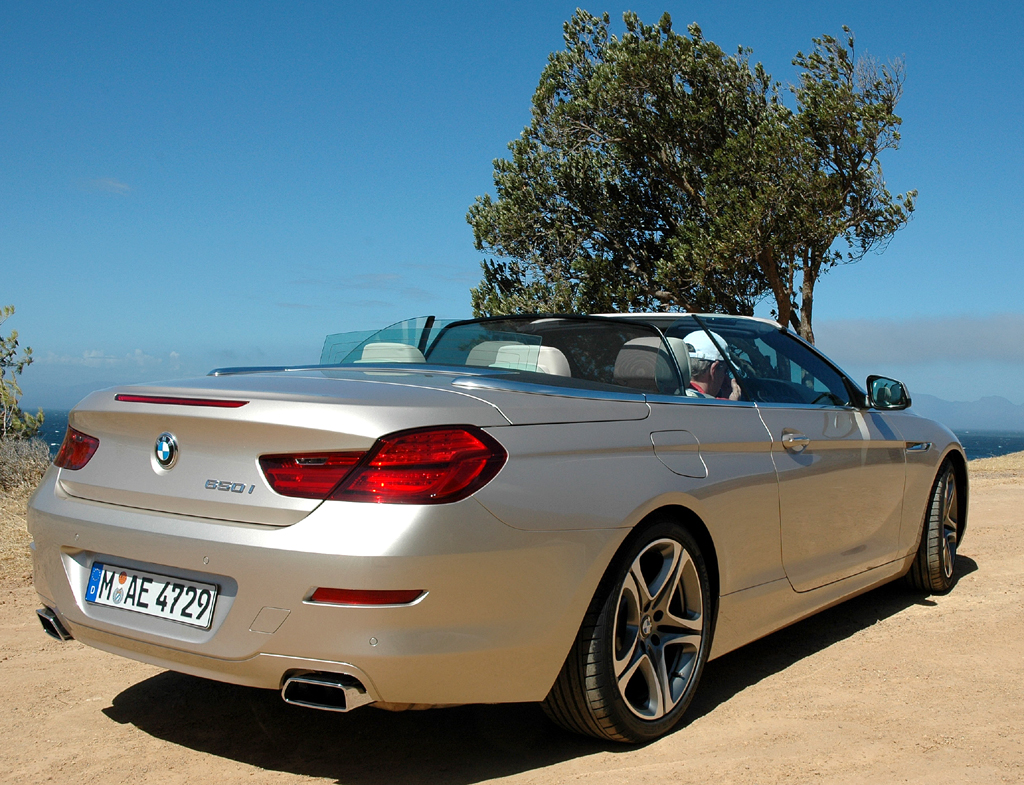 BMW 6er Cabrio: Heck-/Seitenansicht der offenen Oberklasse der Münchner. 