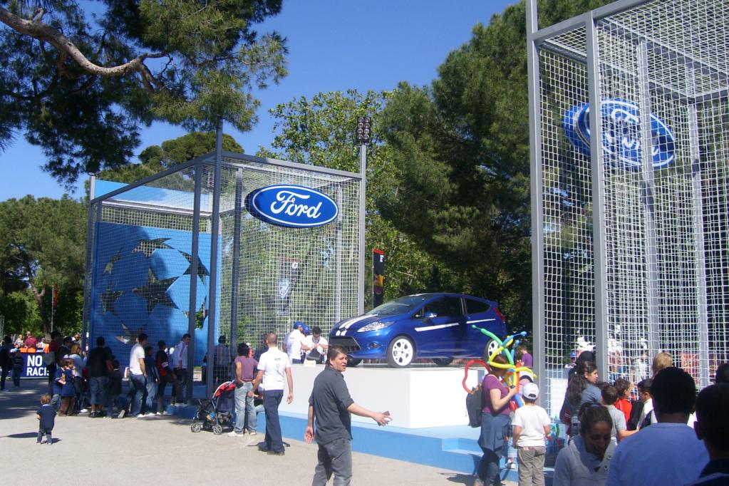 Ballbesitz: Wie Automobilhersteller im Sport mitspielen 
