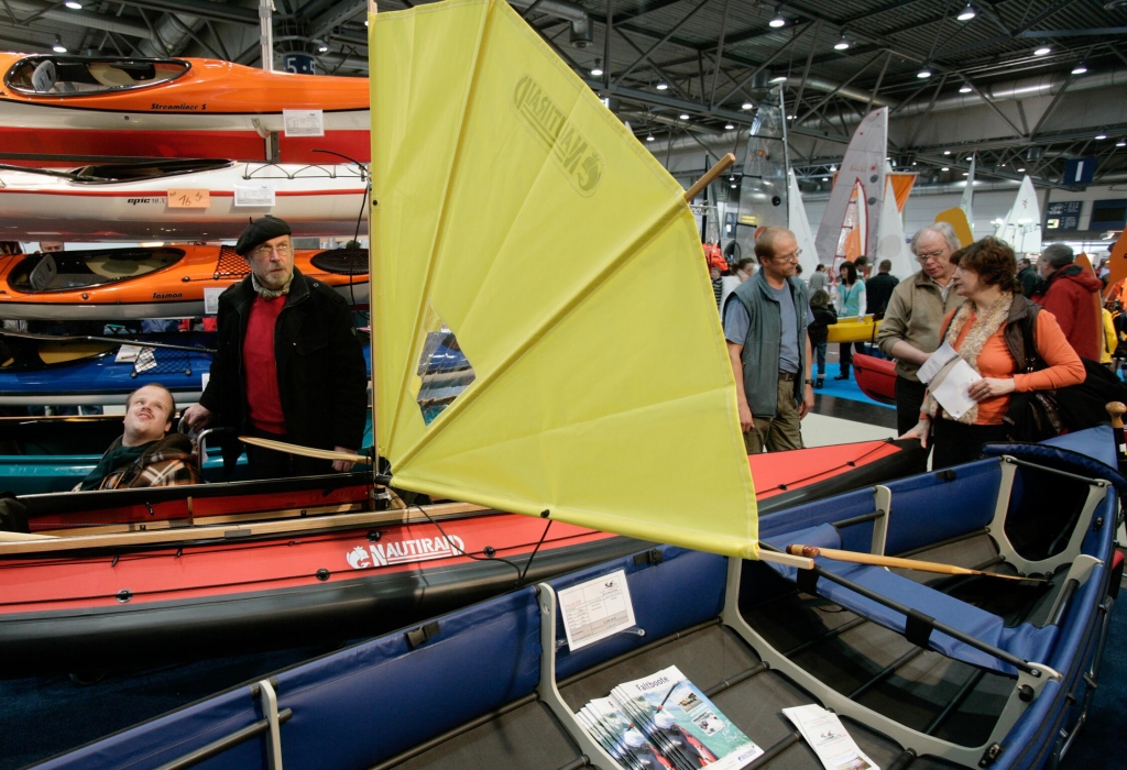 Beach & Boat 2011: Wassersportmesse Leipzig – Von Motorboot bis Stehpaddel